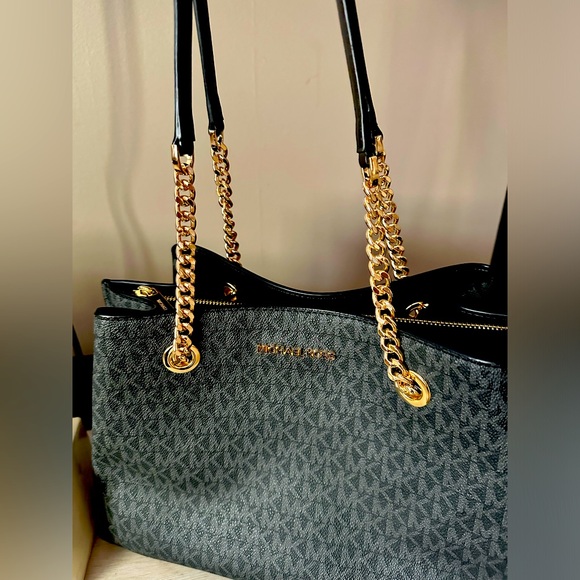 MICHAEL Michael Kors Handbags - Beautiful Michael Kors Teagan Large Logo Shoulder Bag